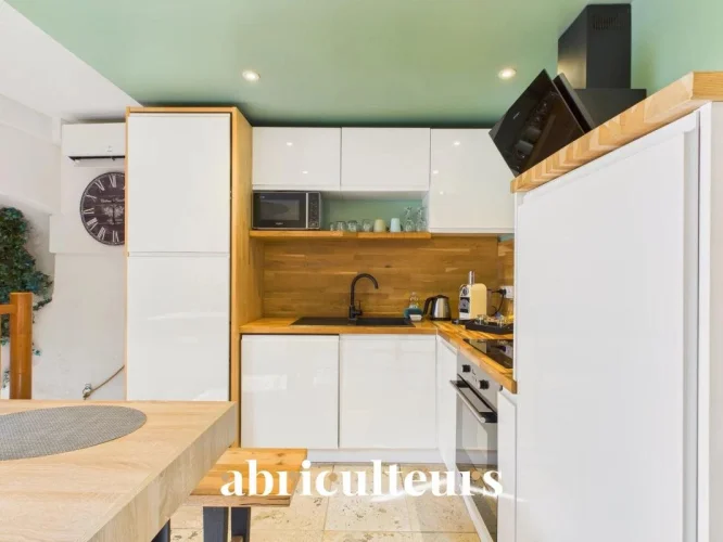Grans (13450) - Renovated Village House T4 photo 5