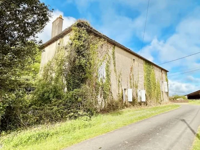 Detached Stone and Tiled Property(South West Facing;154 sqm), Built in 1900, Situated in a Rural
