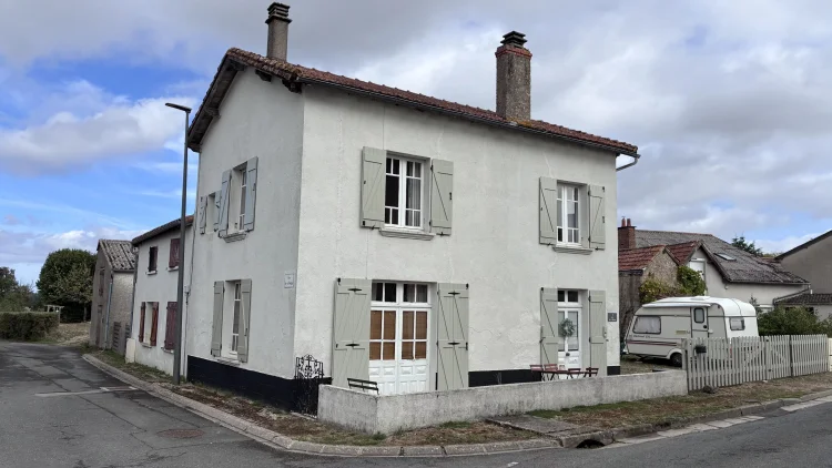 Furnished Village House Close to L'isle Jourdain