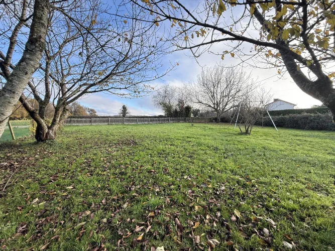 Charming Renovated Country Home with Four Bedrooms Near Sauzé-Vaussais photo 3