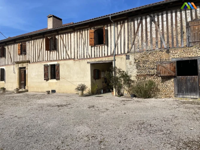 Beautiful Property on 1.5 Hectares with Outbuildings photo 5