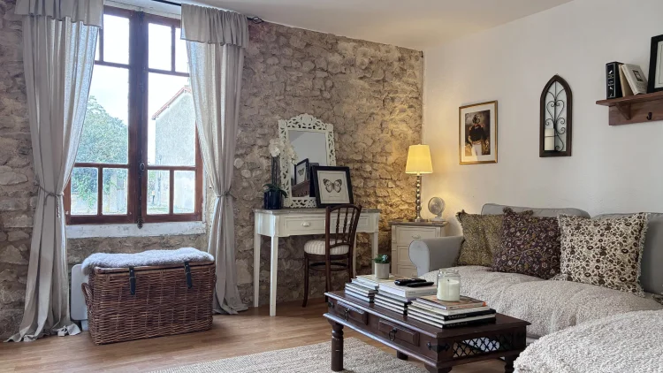 Furnished Village House Close to L'isle Jourdain photo 4