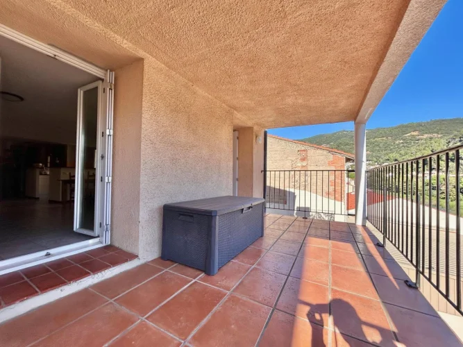 3-Room Apartment with Terrace and Mountain Views