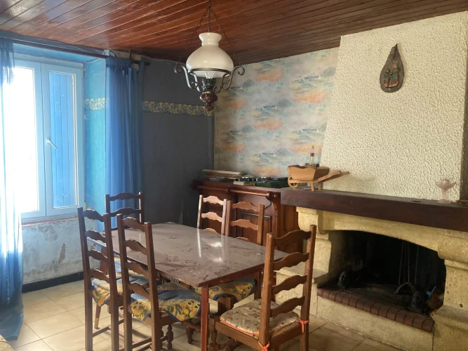 Typical Village of the Limoux Region, Winemaker's House to Renovate with photo 5