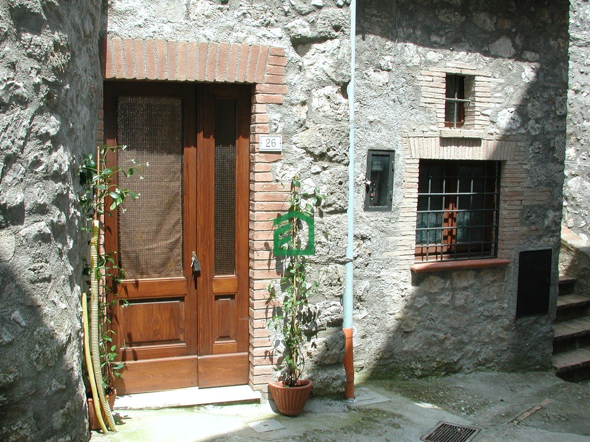 Property in Lugnano In Teverina photo 2