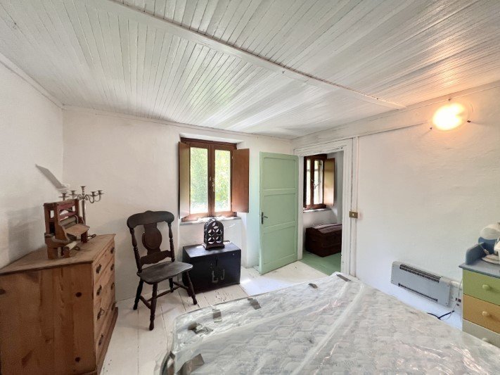 Property in Camporgiano photo 4
