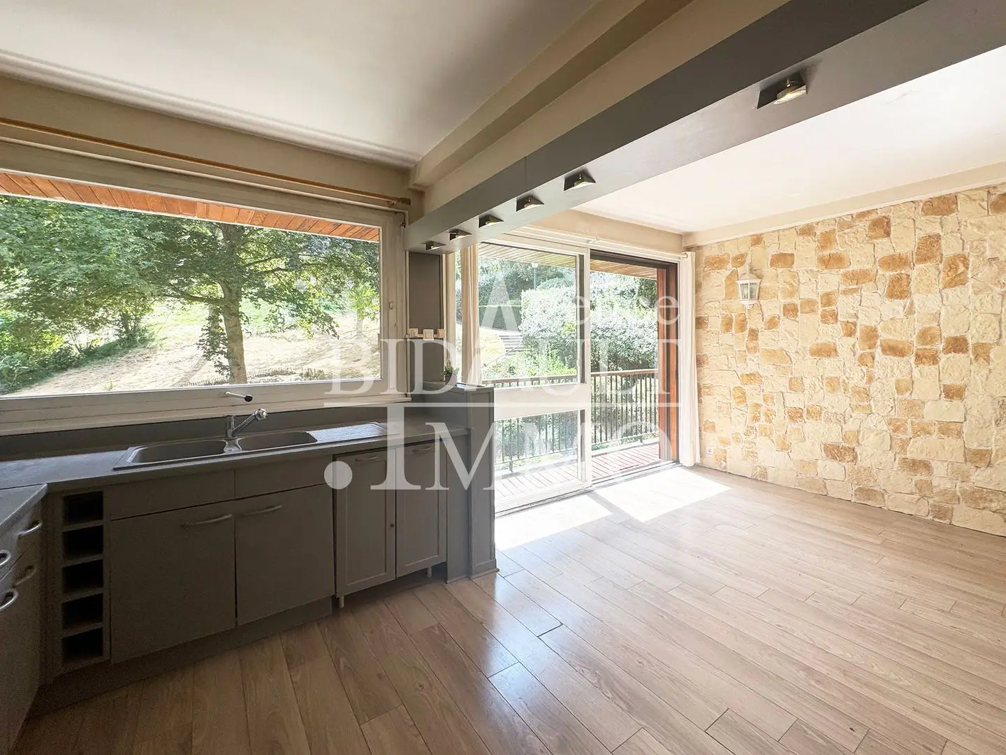 Apartment for sale in La Celle Saint Cloud — 2 bedrooms, 56 m² photo 5