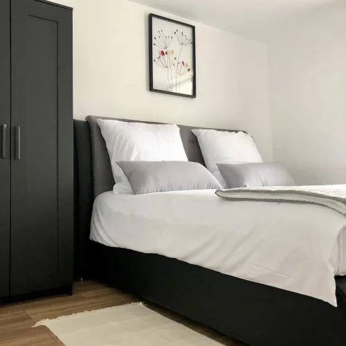 Charming Property Comprising a Spacious Holiday Home and a Fully Operational Dental Practice, Generating a Stable Monthl… photo 4