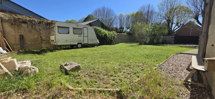 For Sale 10 Minutes from Beaumont du Gatinais Stone House photo 2
