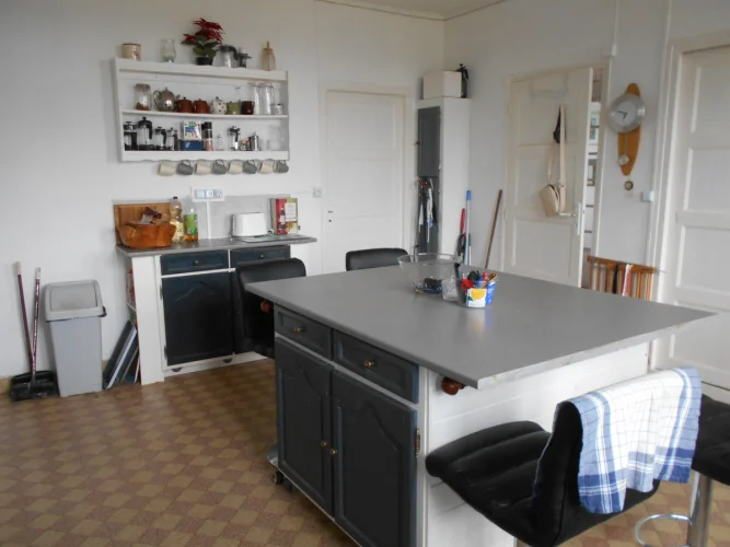 Exciting Opportunity, Ideal Home and Income or Dual Family Occupancy. 7 Bed Detached Very Light, Very Spacious House Wit… photo 5