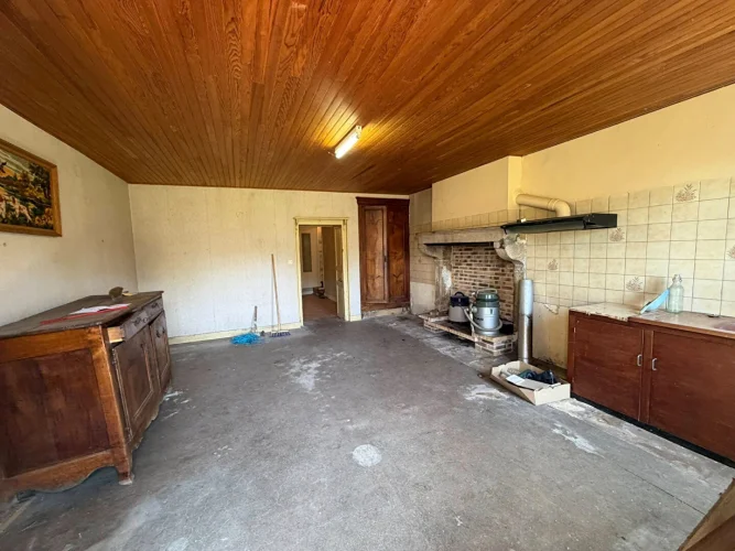 Haute Vienne - Large Stone Farmhouse for Renovation with 3 Barns and 1.3 Hectares of Attached Land photo 4