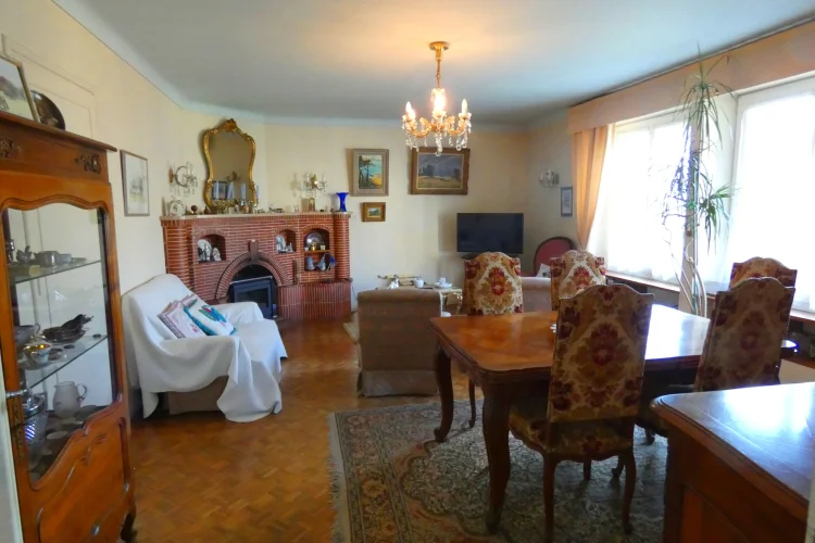 Aurillac House with 5 Bedrooms Plus a 2-Room Apartment