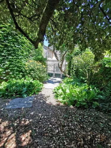 Character 9-Room House in Loudun photo 3