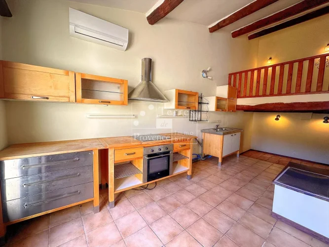 Aups – Village House with Garage and Rooftop Terrace – High Potential photo 2