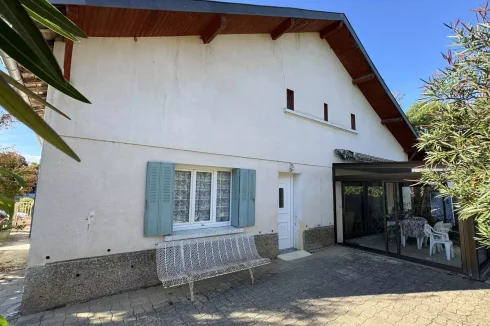 A Single Storey House with Good Mountain Views and Works to Complete photo 2