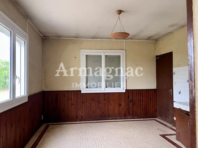 Single-Story House with Garage photo 5