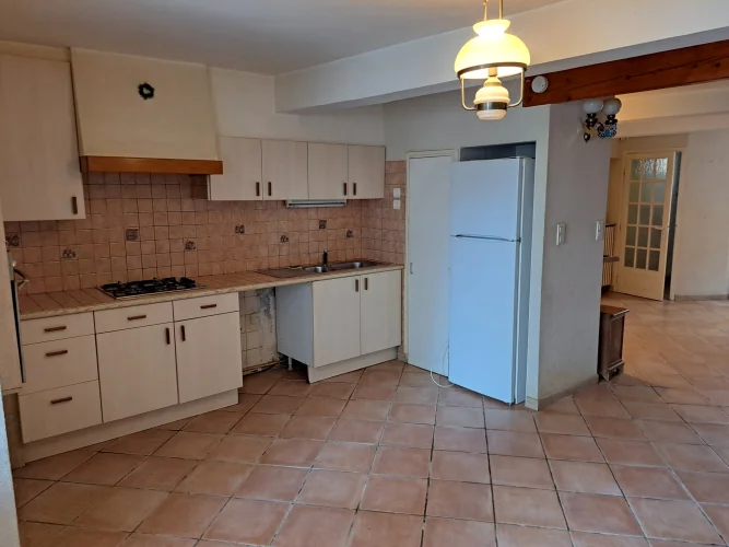 House of Approximately 110 m² of Living Space with an Interio