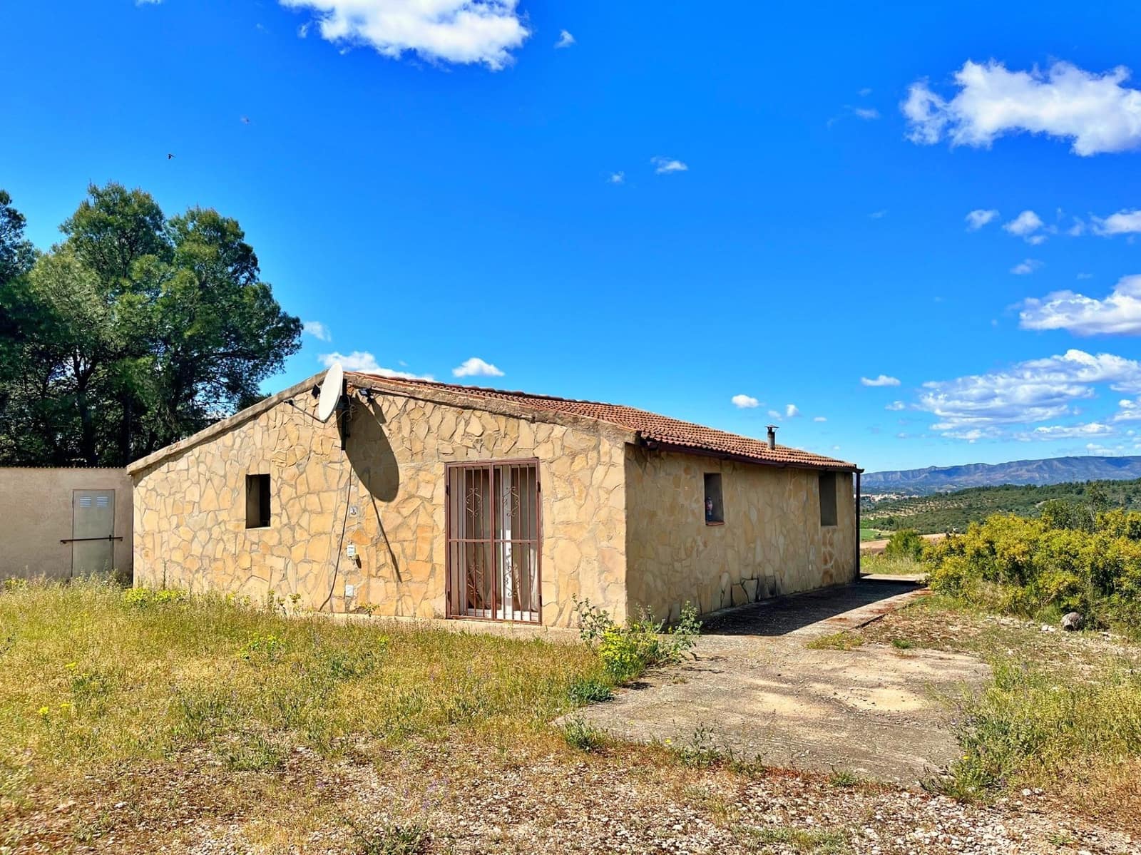 Villa for sale in Flix, Tarragona