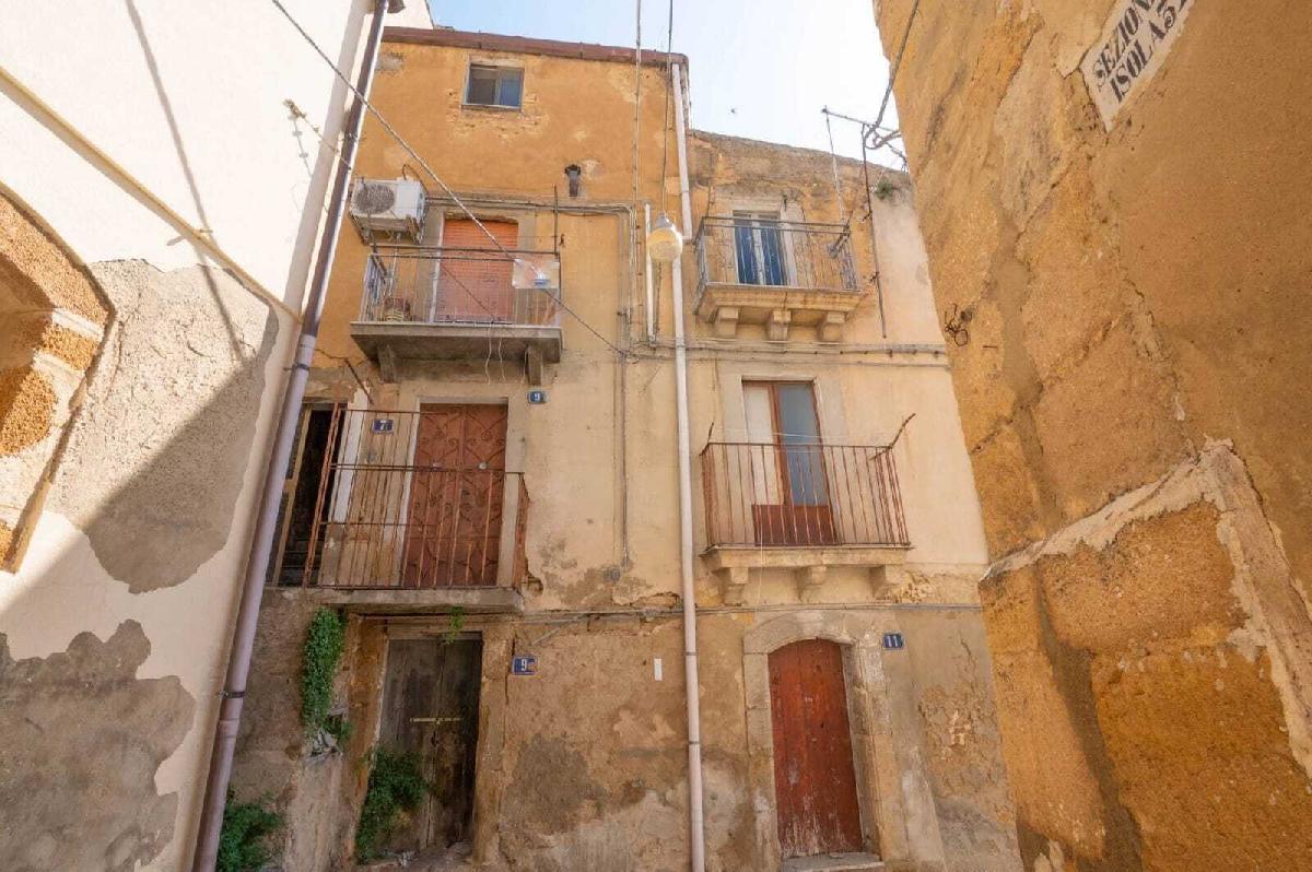 Property in Caltagirone
