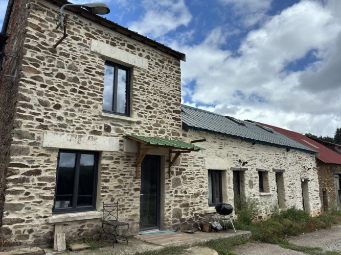 4 Bed House for Sale in Saint-Méard