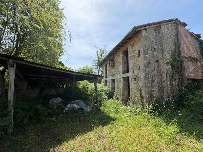 Haute Vienne - Large Stone Farmhouse for Renovation with 3 Barns and 1.3 Hectares of Attached Land photo 3