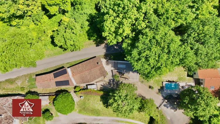 Renovated House with Swimming Pool and Outbuilding. photo 2