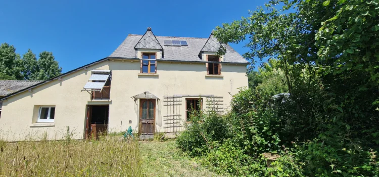 Morbihan Detached 3 Bed Home to Renovate, with Garden, Attached Outbuilding, Sheds and Parking