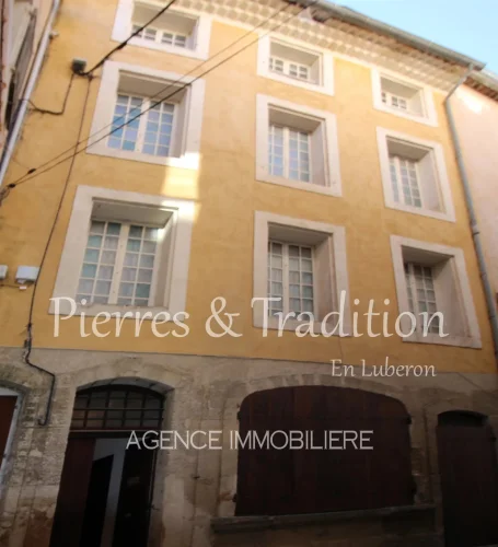In the Heart of the Luberon, Beautiful Town House with Character