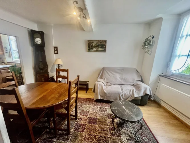 Traditional Town House Perfectly Located in the Heart of a Medieval Market Town photo 2
