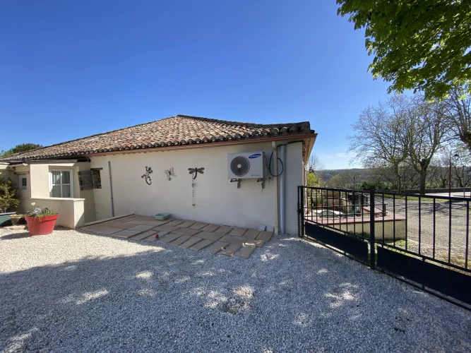 Roquecor Single-Storey House on the Edge of the Village, Lar photo 2