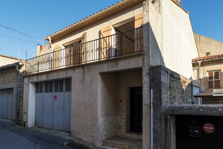 Carcassonne - Conques S/ Orbiel House to Renovate T4 191m² (107m²) with Patio, Terrace, and Large Ga photo 4