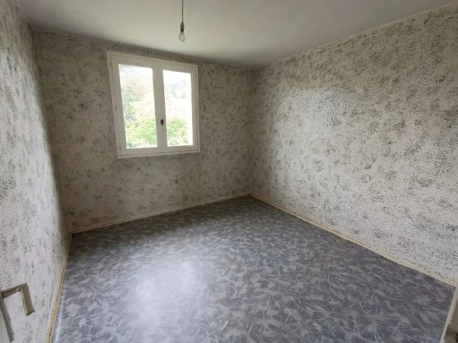 Detached Breezeblock and Slate Property(88 sqm), Situated in a Village Close to the Shops and photo 5