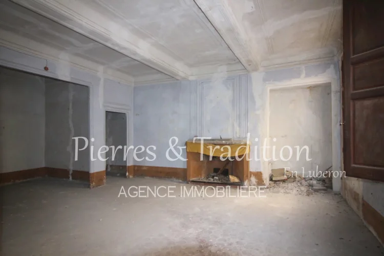 In the Heart of the Luberon, Beautiful Town House with Character photo 5