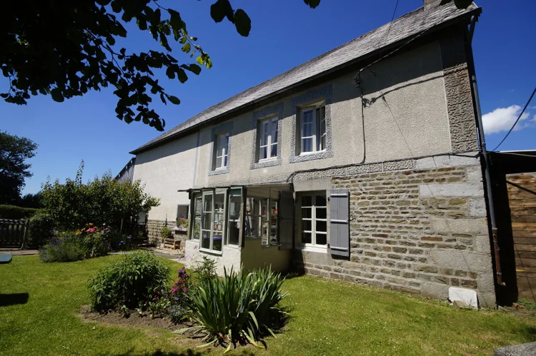 Calvados Three Bed Home Plus Independent Family Accommodation in the Country Near Noues De Sienne