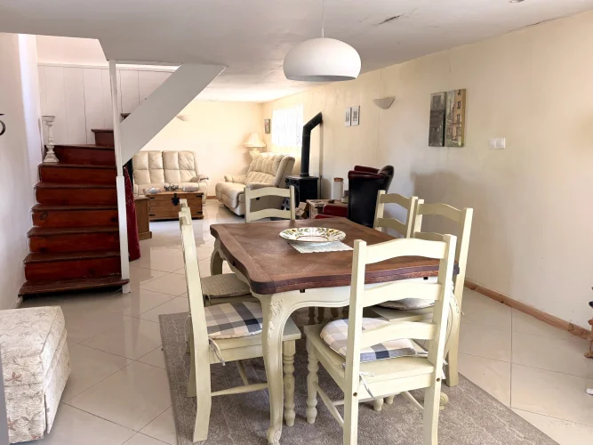 Detached Two Bedroom House Requiring Renovation Close to Saint-Junien Centre photo 4