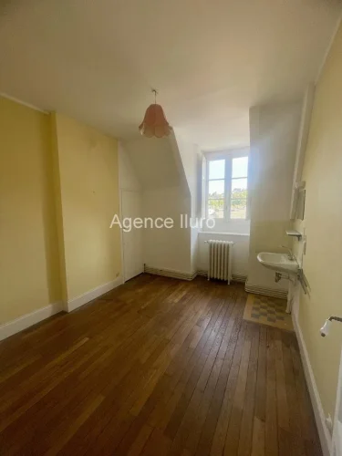 Oloron - in a Prestigious Residence, Beautiful T3 Apartment with Parking Space photo 3