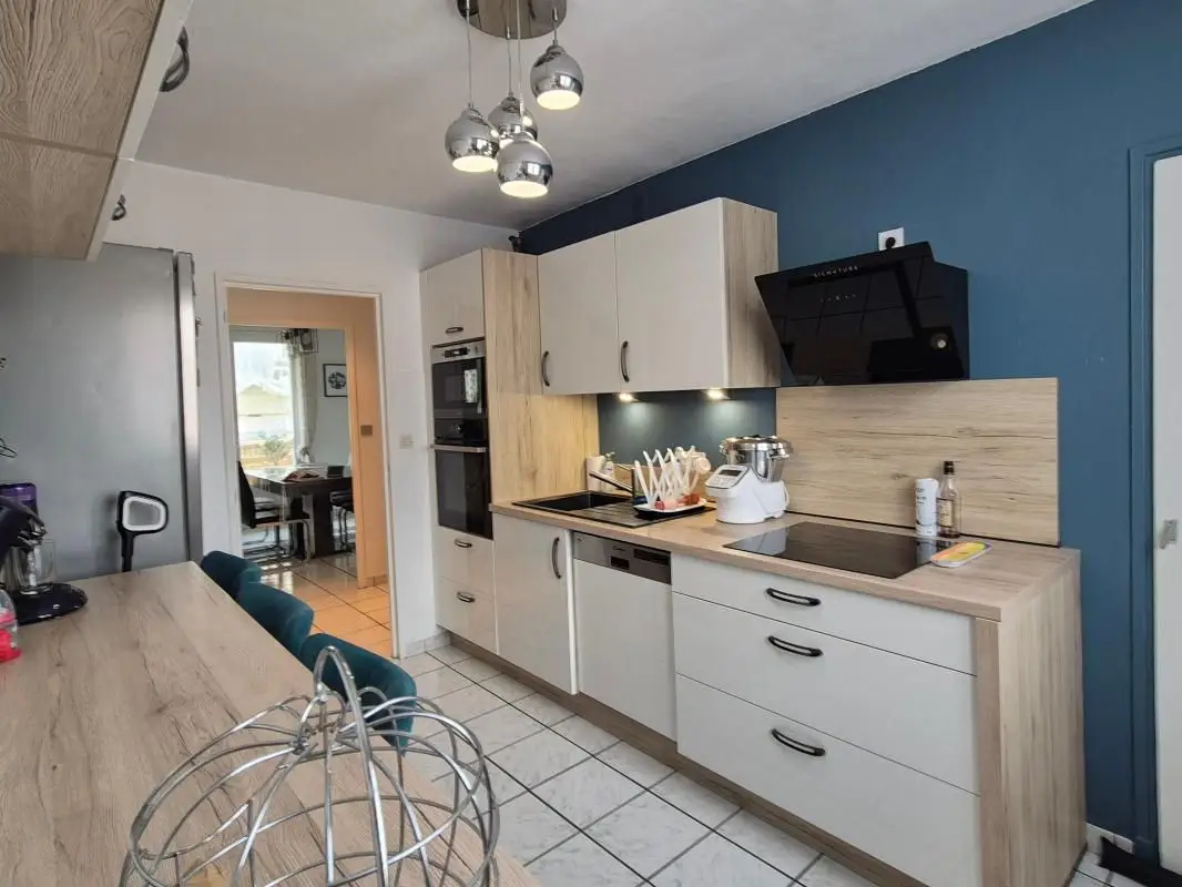 Apartment for sale in Saint-Étienne — 3 bedrooms, 82 m²
