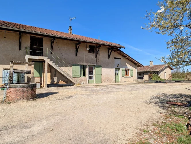 Habitable Farmhouse with High Expansion Potential