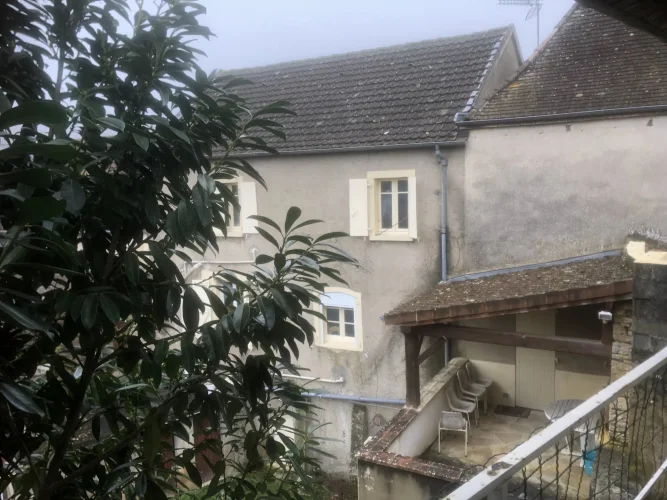 Stone Former Café in the Heart of Dégagnac – Great Potential, Bucolic Setting photo 4