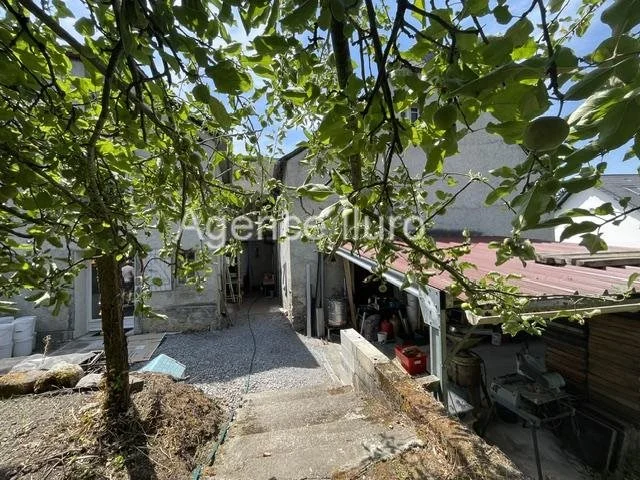 Vallee De Baretous - Charming House with Outbuildings and Garden - Ideal for Life Project or Craft Activity