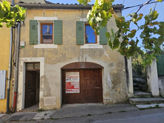 Townhouse of 63 M2 to Renovate with Garden