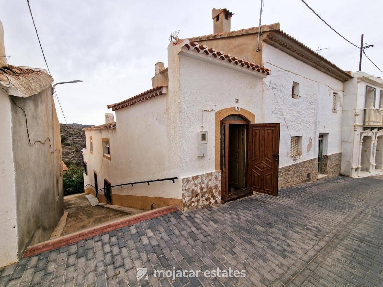 Townhouse for sale in Lubrín, Almería