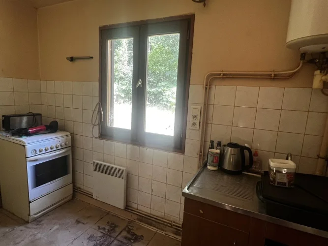 Small House Requiring Renovation - Ideal Holiday Home photo 4