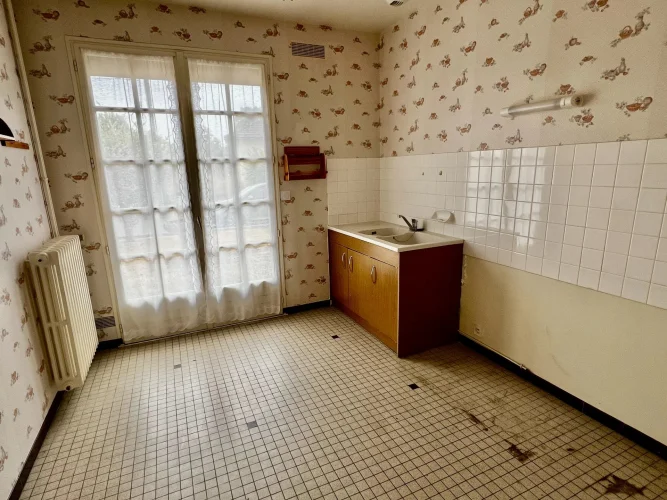 Detached Two-Bedroom Bungalow on the Outskirts of Bellac photo 4