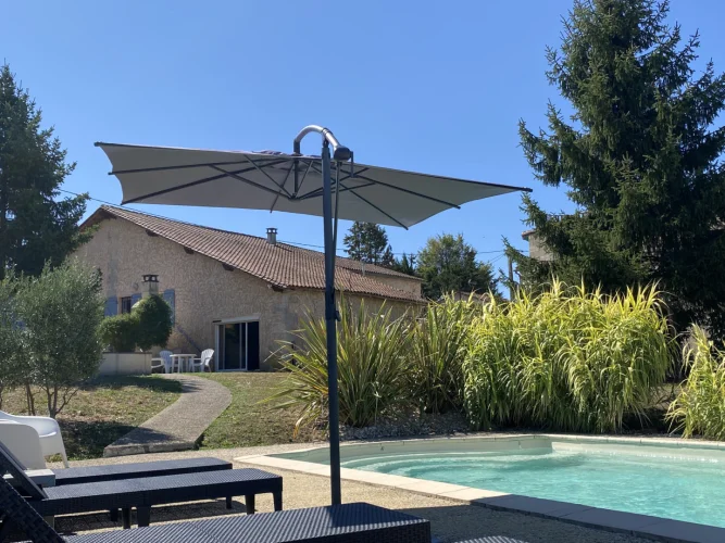 Charming 3 Bedroom Property with Heated Pool – Near Aubeterre-Sur-Dronne photo 3
