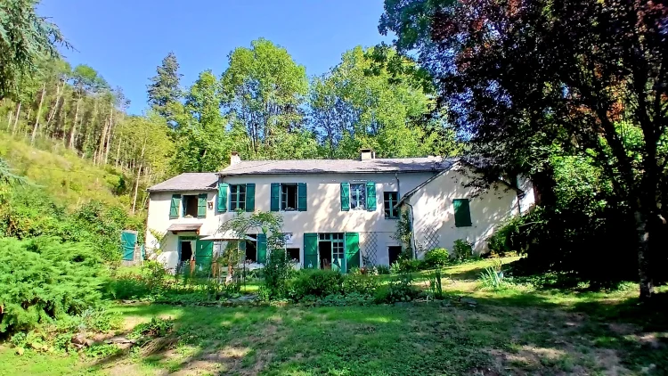 Charming Country House with 128 M2 of Living Space and Several Outbuildings Set on a Magnificent 5676 M2 Plot in a Green… photo 4
