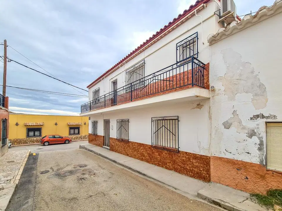 Vera Living Real Estate photo 3