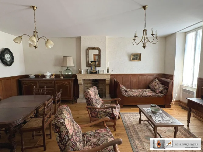 Charming Property Complex in a Pleasant Village. A Must-See! photo 4