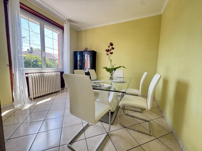 House in Perfect Condition with Pool photo 4