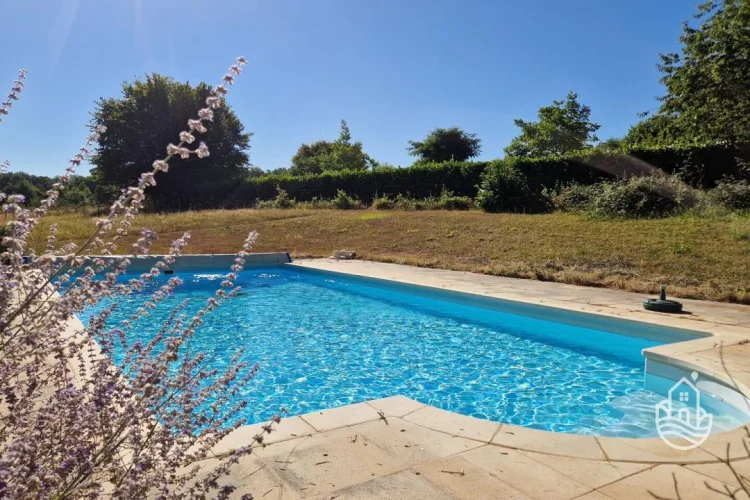 3 Bed Bungalow with Swimming Pool and Garden - Le Bugue photo 2